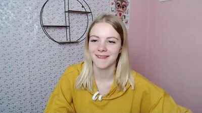 alicemins_ public webcam profile photo 8