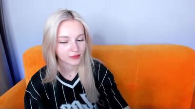 alicemonro public webcam profile photo 3
