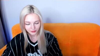 alicemonro public webcam profile photo 5