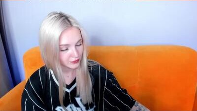 alicemonro public webcam profile photo 6