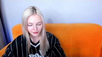 alicemonro public webcam profile photo 9