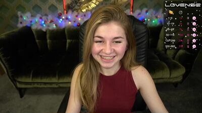 alicemyluv public webcam profile photo 3