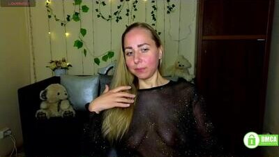 alicewonderkiss public webcam profile photo 6
