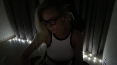 alicewonders_