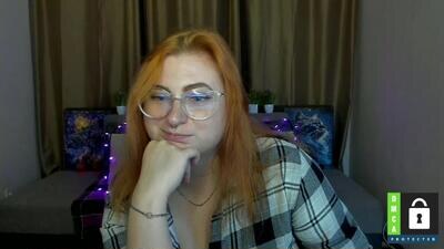 alicia_side_red public webcam profile photo 2