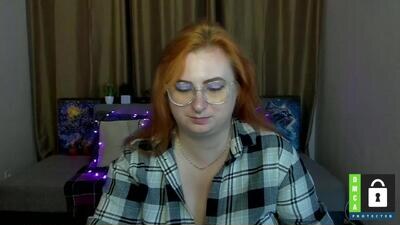 alicia_side_red public webcam profile photo 4