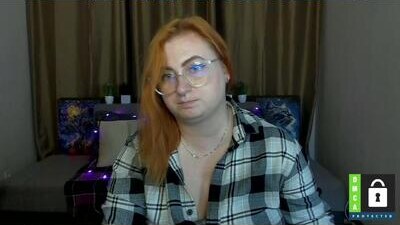 alicia_side_red public webcam profile photo 9