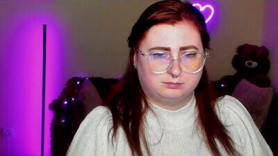 aliciaaared_kis public webcam profile photo 6