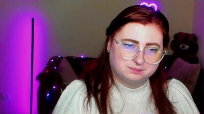 aliciaaared_kis public webcam profile photo 7