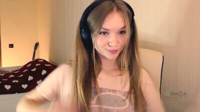 alien_woo public webcam profile photo 3