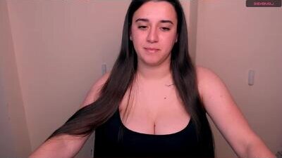 alinaasti_ public webcam profile photo 6