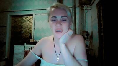 alinafrey_ public webcam profile photo 2