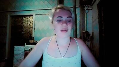 alinafrey_ public webcam profile photo 3