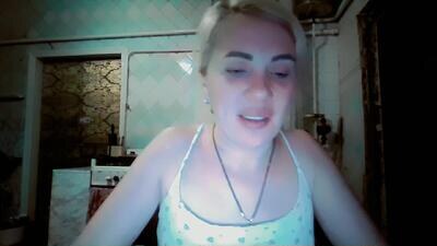 alinafrey_ public webcam profile photo 4