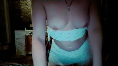 alinafrey_ public webcam profile photo 6