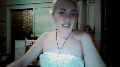 alinafrey_ public webcam profile photo 8