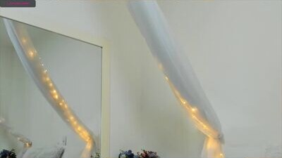 alis_moon public webcam profile photo 5