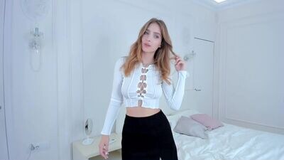 alishaamelia public webcam profile photo 2