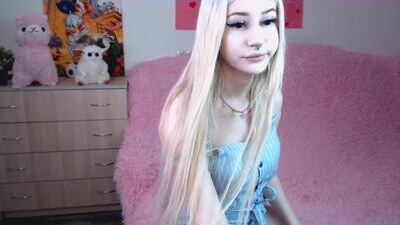 alison_moonlight public webcam profile photo 6