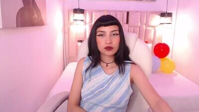 allayah_tk public webcam profile photo 6