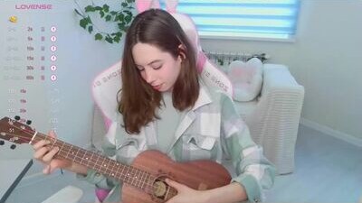 allie_hazie public webcam profile photo 5