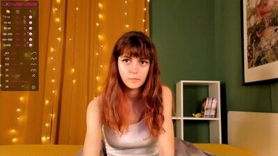 allielelli public webcam profile photo 2