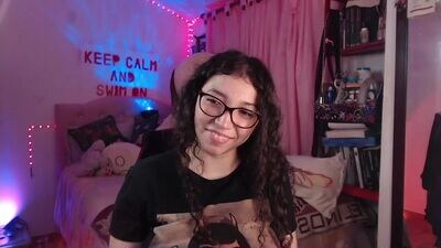 ally_donfort public webcam profile photo 2