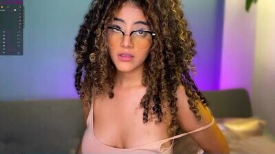 ally_summer public webcam profile photo 2