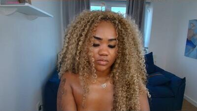 alma_dunn public webcam profile photo 5