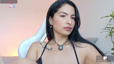 almatease public webcam profile photo 7