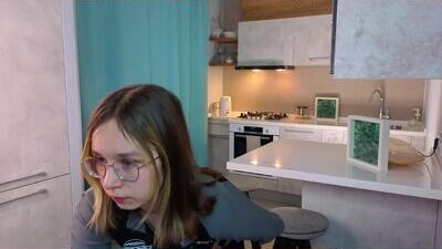 alorianna public webcam profile photo 9