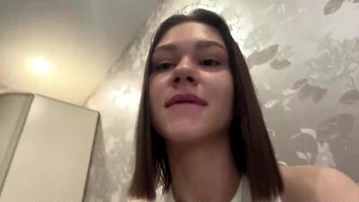 alysastuddiford public webcam profile photo 2