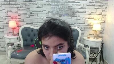 amalia_a public webcam profile photo 8