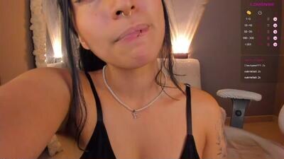 amber_curly public webcam profile photo 7