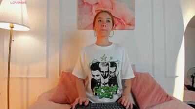amelia_saenz_ public webcam profile photo 2