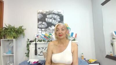 amelielux public webcam profile photo 4