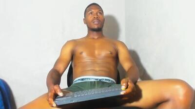 amir_mikelsen public webcam profile photo 4