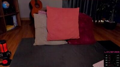 amy_versatile public webcam profile photo 5