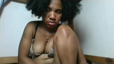 amyatche public webcam profile photo 8
