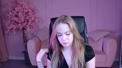 amynox public webcam profile photo 4