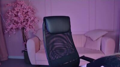 amynox public webcam profile photo 6