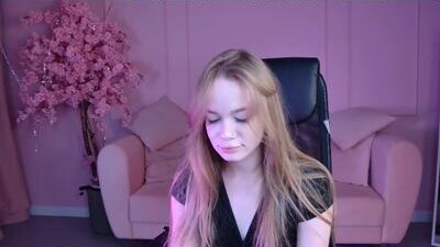 amynox public webcam profile photo 8
