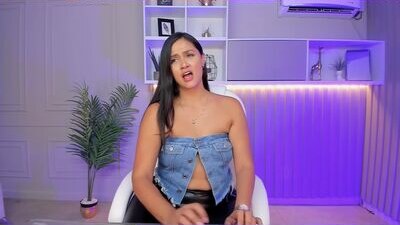 andreaguty public webcam profile photo 8