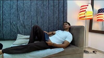 andres_stud public webcam profile photo 2