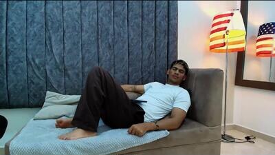 andres_stud public webcam profile photo 3