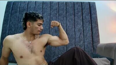 andres_stud public webcam profile photo 6