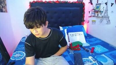 andyboy_19 public webcam profile photo 2