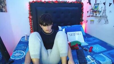 andyboy_19 public webcam profile photo 4