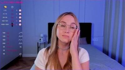 anetaris public webcam profile photo 6