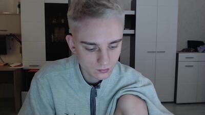 angryzan public webcam profile photo 3